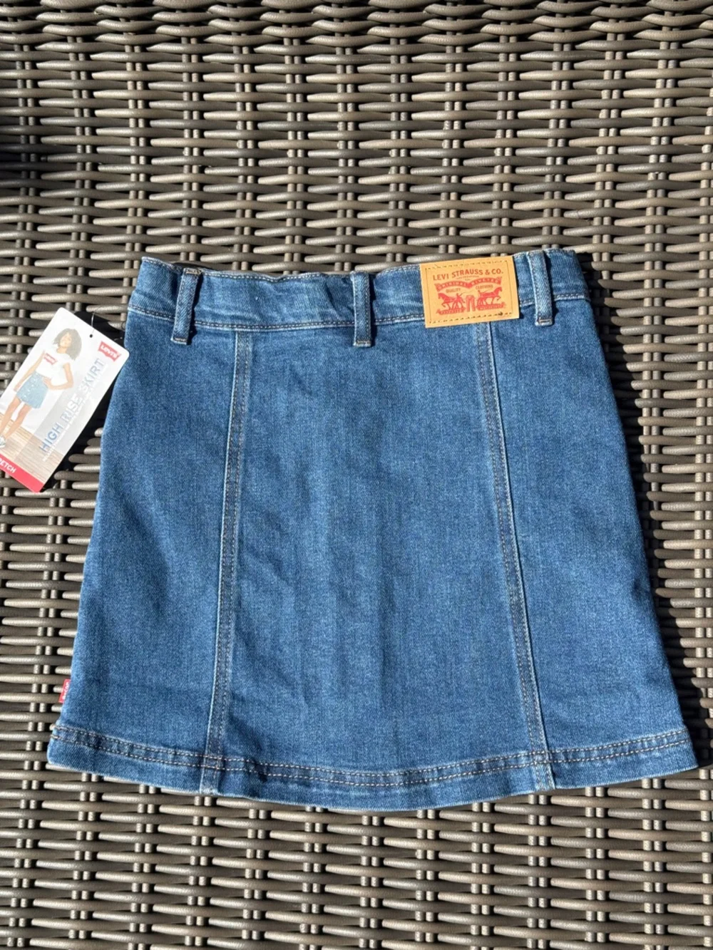 Levi's High Rise Skirt - Size 8 - NWT